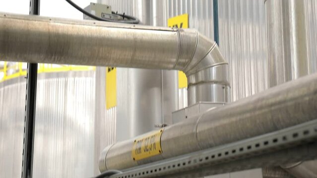 Instalacje w fabryce 