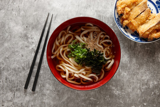 Udon noodle soup and katsu chicken in bowl