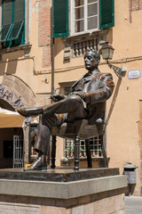Statue of Puccini in Lucca, Italy. - obrazy, fototapety, plakaty