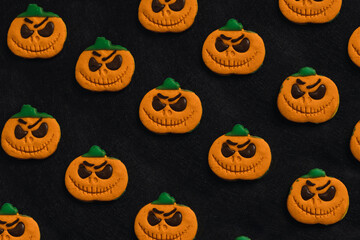 galletas con diferentes formas para halloween, galletas de calabaza, fantasmas, calaveras, galletas...