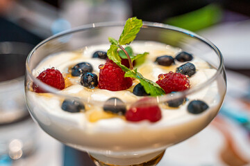 Joghurt mit Früchten