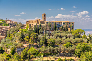 Fototapeta na wymiar Panorama sur Montalcino, Italie