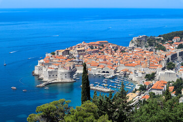 Fototapeta premium View to the old town of Dubrovnik in Croatia