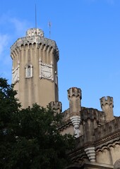 Fototapeta na wymiar the tower of a castle in Lisbon 