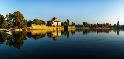 Obraz premium panorama landscape of Lake Oreg and the medieval Tata Castle in Hungary