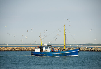  fishing ship