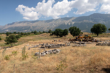 Fouilles archéologiques du site antique d'Antigonea, Albanie