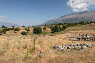 Fouilles archéologiques du site antique d'Antigonea, Albanie
