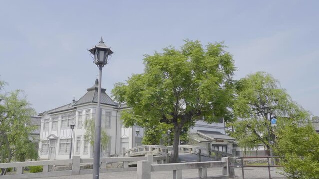 岡山県倉敷市美観地区の白漆の建物