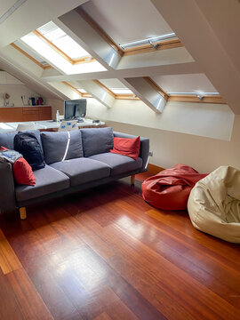 sal&oacute;n atico ventanas velux 