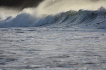 The sea brings out its most beautiful waves for surfing © alexisftv