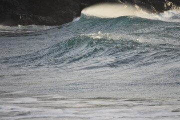 The sea brings out its most beautiful waves for surfing © alexisftv