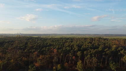 Zachód słońca nad lasem, Polska, widok z lotu ptaka