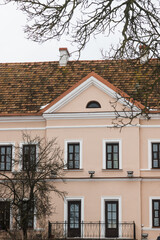 Obraz premium Old building in historical center of Minsk. Winter daytime in the Trinity Suburb in Minsk
