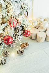 クリスマス　飾り　背景　白　ボール　キラキラ