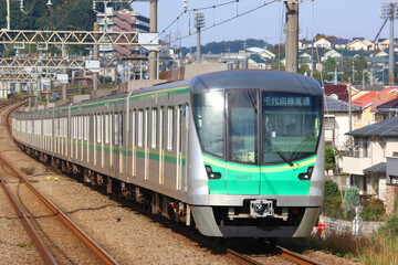 栗平駅に到着する電車