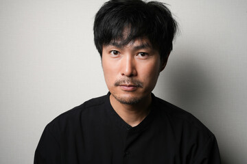 男性のアップのポートレート