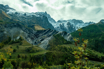 Fototapeta na wymiar the landscape from the Alps in mid October with some snow and high mountains