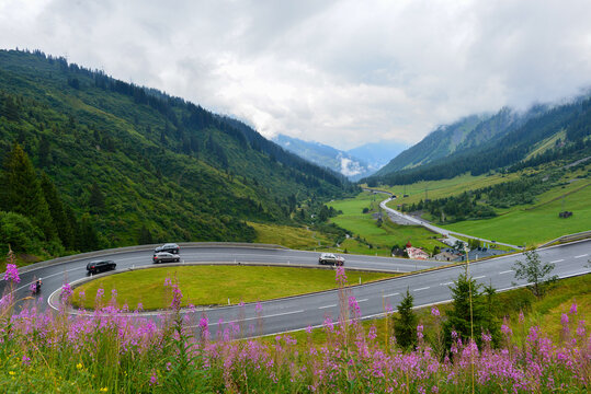 Flexenpassstra&szlig;e vor Flexenpass im Bundesland Vorarlberg (&Ouml;sterreich)	

