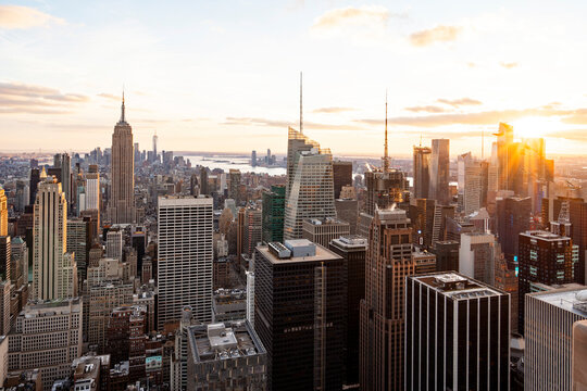 USA, New York, New York City, Midtown Manhattan at sunset