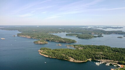 Fototapeta na wymiar survol de l'archipel de Stockholm en Suède