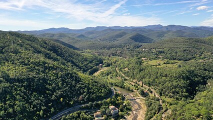 survol des Cévennes dans le sud de la France (Anduze, Occitanie)