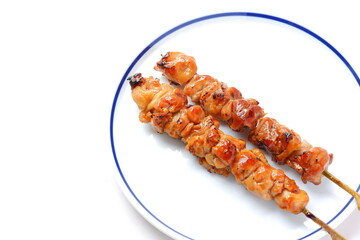 炭火焼にした焼き鳥をタレで（鶏のもも肉）