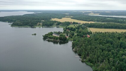 manoir sur les bords du lac M&auml;lar (M&auml;laren) en Su&egrave;de