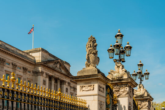 UK, England, London, Fence In Front Of Buckingham Palace