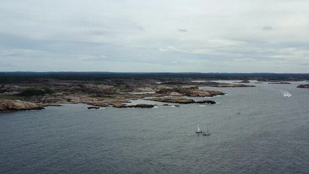 survol de la r&eacute;serve naturel de Tjurpannans sur la c&ocirc;te su&eacute;doise