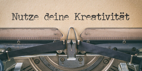  Alte Schreibmaschine - Nutze deine Kreativität - obrazy, fototapety, plakaty
