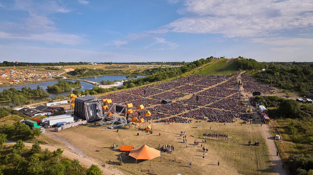 large crowd at a scout festival in hedeland