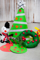 mix of easy kids Christmas themed crafts