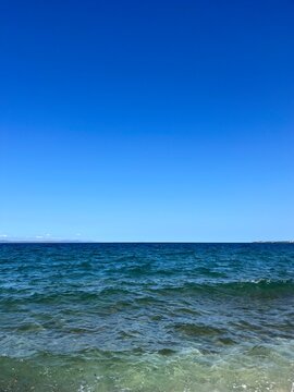 bright blue sea horizon, seascape with blue sea, natural background © Oksana