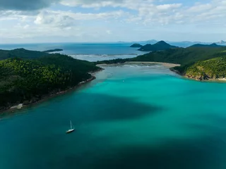 Cercles muraux Whitehaven Beach, île de Whitsundays, Australie yacht yachting in the great barrier reef queensland australia