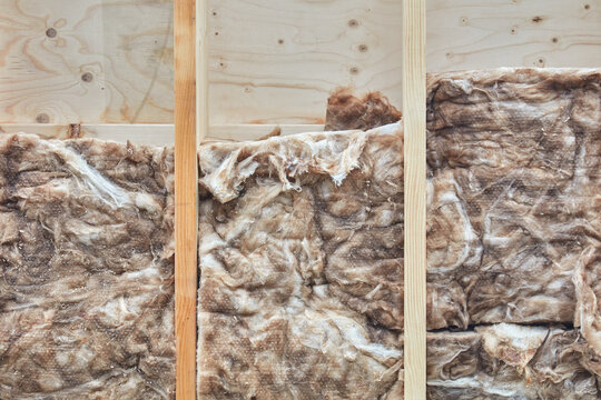 Insulation of a Dutch wall with natural sheep wool