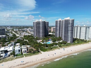 Fototapeta na wymiar Fort Lauderdale aerial shot of buildings and beach