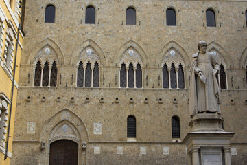 Obraz premium Salimbeni square in Siena Tuscany Italy where the Monte dei Paschi di Siena bank is located 