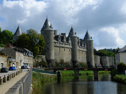 Josselin , 56