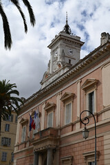 Fototapeta na wymiar Vue partielle de la mairie d'Ajaccio en Corse