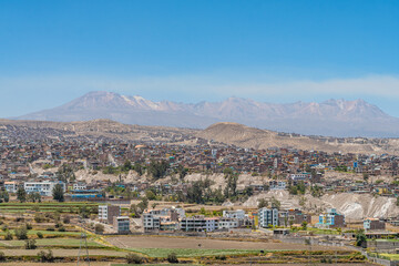 Obraz premium panoramic view of arequipa city with misti volcano at background, peru