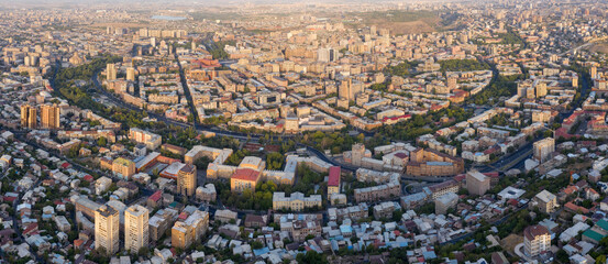 Obraz premium Panoramic aerial view of central part of Yerevan on summer sunrise, Armenia.