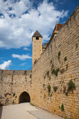 Obraz premium entrance of the castel or chateau in beynac
