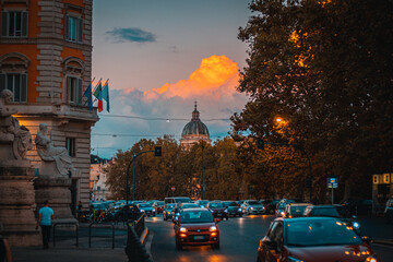 Strade di roma al tramonto