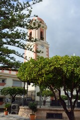 Fototapeta na wymiar Torre de la iglesia en Estepona, Costa del Sol, Málaga, Andalucía, España