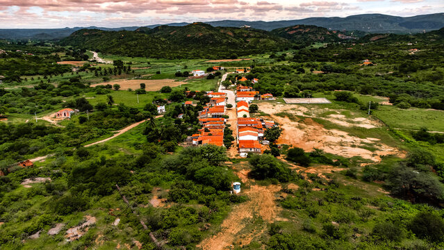 Povoado Vila Vilarejo Fazenda Cidade Pequena Rural Barra Parelhas Bacurau Rio Grande do Norte Sert&atilde;o Agreste Nordeste Nordestino Paisagem A&eacute;rea Drone