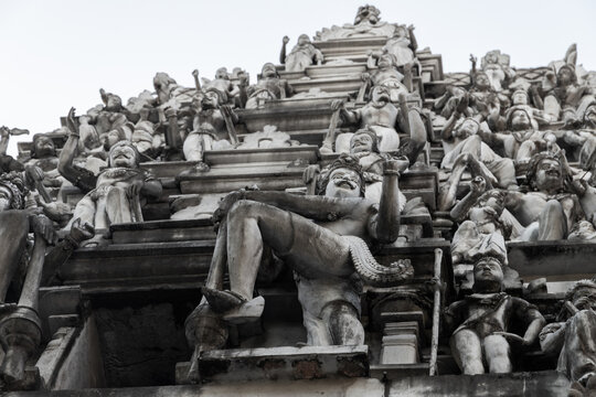 Statues of Shri Ponnambalawaneswaram Kovil temple