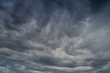 Fototapeta premium Early morning sky full of rain clouds