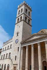 Fototapeta na wymiar Tempio di Minerva et Torre del Popolo, à Assise, Italie