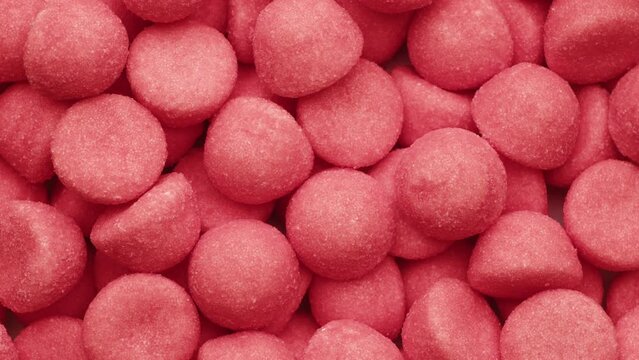 Vue de dessus de bonbons fraises en rotation